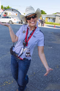 Photographie de rodéo prise lors du Festival Western de St-Tite 2012, montrant l’intensité de la compétition et l’ambiance emblématique du festival.