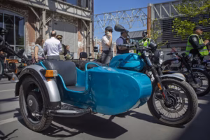 Rassemblement de motos classiques et vintage à Montréal pour l'édition 2026 de la Distinguished Gentleman's Ride.