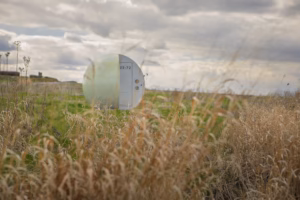 Les célèbres sphères vertes du parc Frédéric-Back, intégrant le design urbain et le captage de biogaz au cœur de l'ancien site d'enfouissement.