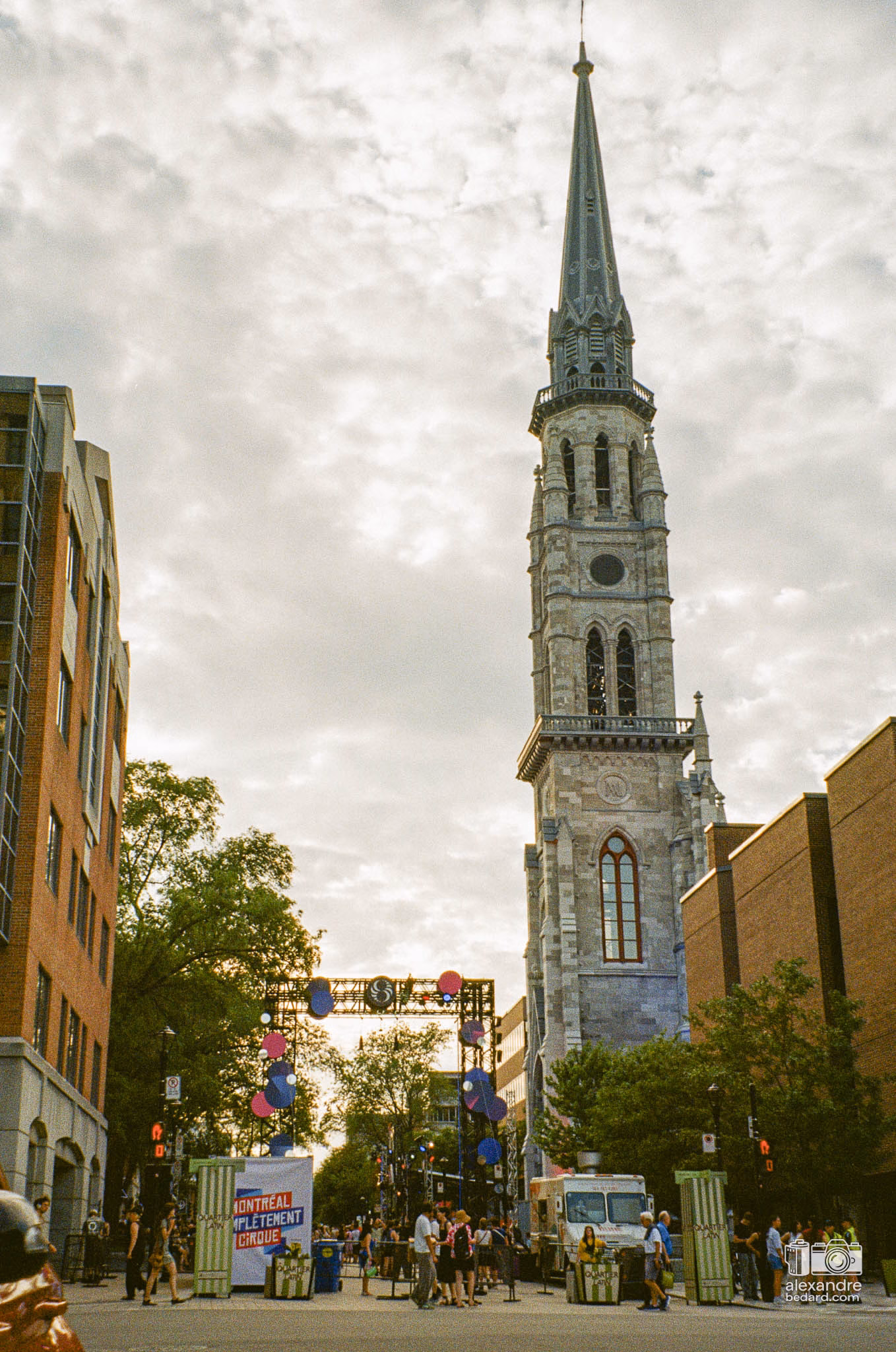 En avant de l'UQAM à Montréal avec un film Kodacolor 200