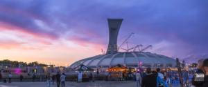 ciel magique un soir de food truck au stade olympique de Montréal. Un coucher de soleil hallucinant.