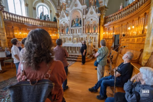 Visite guidée de l'église avec le prêtre de la paroisse