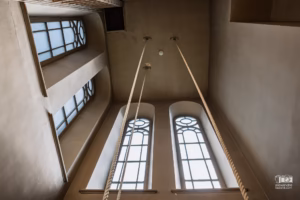 Les cordes pour sonner les cloches de l'église
