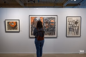 Vue d'ensemble de l'exposition Jean-Paul Riopelle à la Factrie 701 à Shawinigan